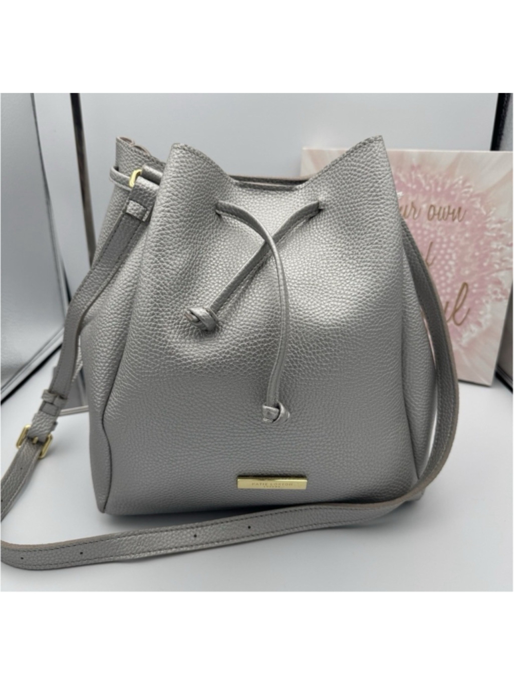 Katie Loxton London Metallic Silver chloe Bucket Bag Drawstring Large New
